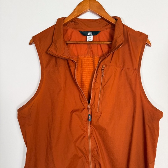 REI co-op Women's Large Outdoor Hiking zip up Vest in burnt orange Stretch Nylon - Picture 6 of 12